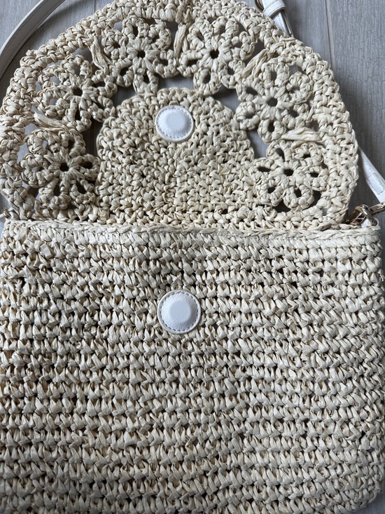 LC Lauren Conrad Woven Straw Crossbody Bag with Cream Accents. - Picture 6 of 9